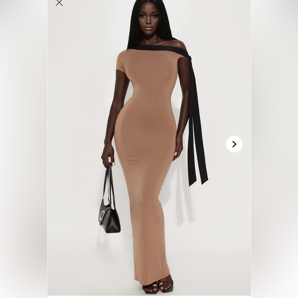 🤍Off the shoulder maxi dress 🤍